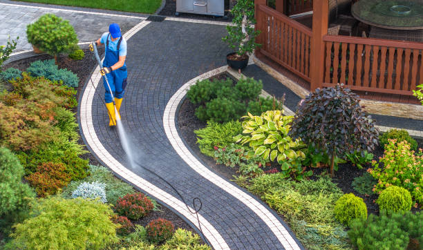 Best Deck Pressure Washing  in Bevil Oaks, TX